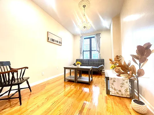 Rented by Bohemia Realty Group | media 2
