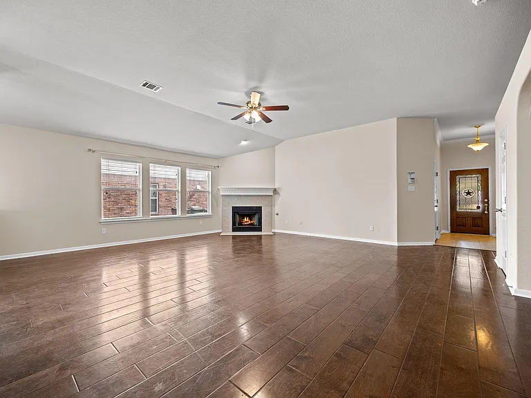 135 Justin Leonard Dr — Photo 11