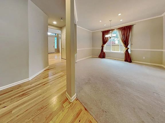 4th image of 9879 187th Ct NE