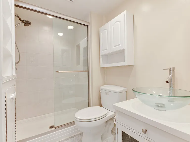 30 15th St NE #30 — Photo 8