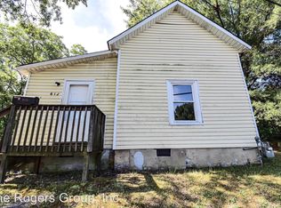 612 E Rockspring St, Henderson, NC 27536