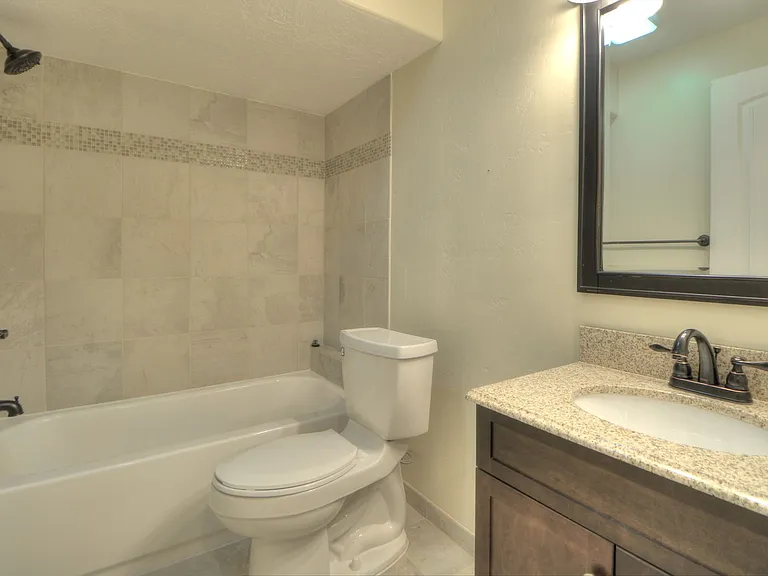 689 W 1310th St N — Photo 23