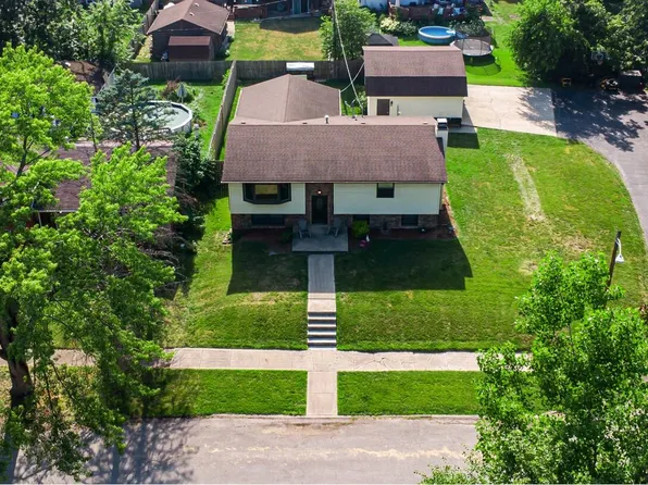 246 Crestwood Dr, Hobart, IN 46342