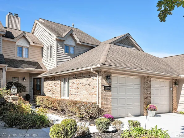 18241 Blue Heron Dr E, Northville, MI 48168