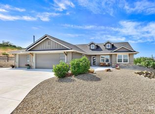 3225 Purdom Ln, Homedale, ID 83628
