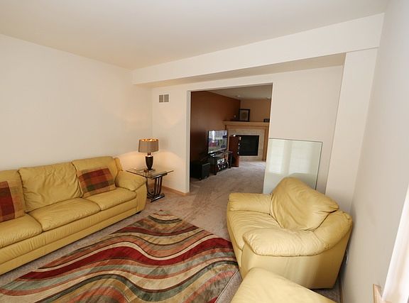 5th image of 4712 Aylesbury Ave