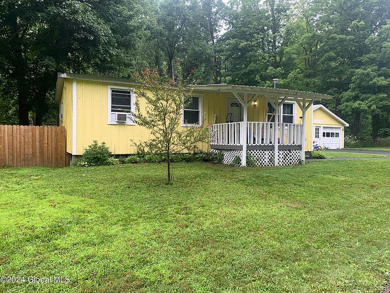 3rd image of 360 Daniels Road