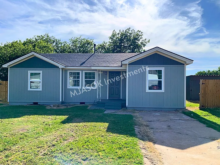 2308 NW 20th St — Photo 1