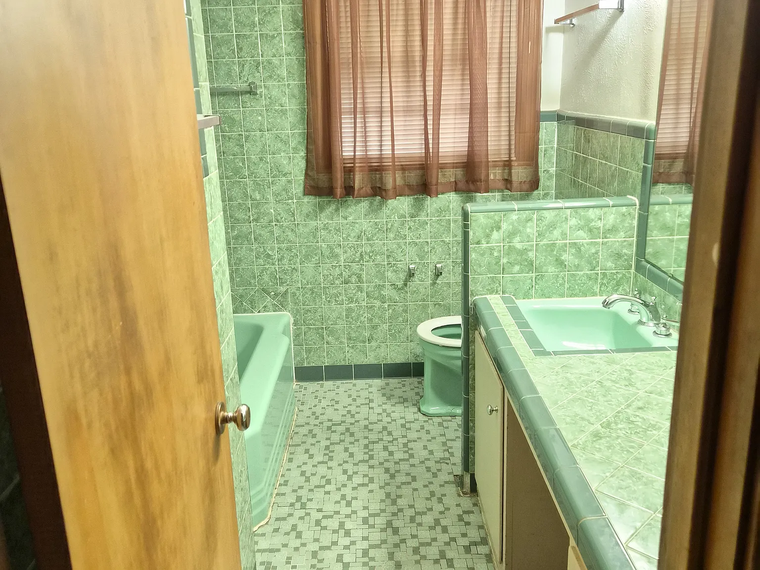 2 bed, 1250 sqft, $975 — Photo 2