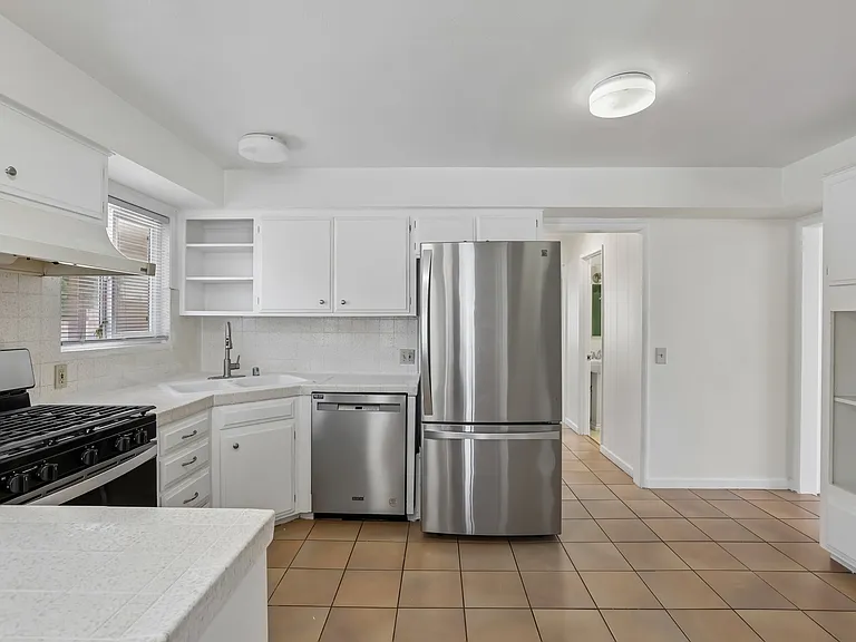 2214 Euclid St — Photo 8