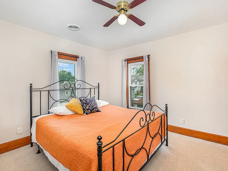 601 E Gambier St — Photo 10