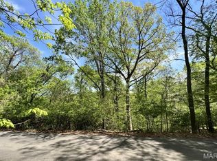 1032 Chesterfield Forest Dr, Chesterfield, MO 63005