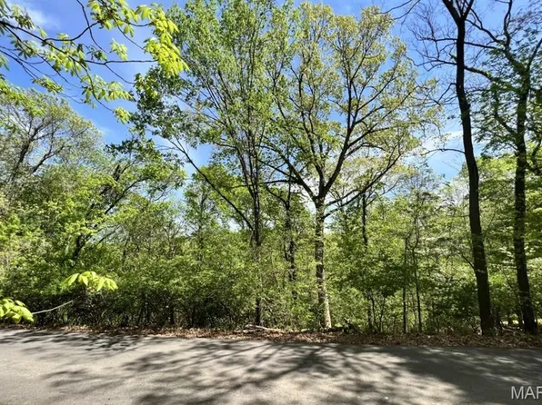 1032 Chesterfield Forest Dr, Chesterfield, MO 63005