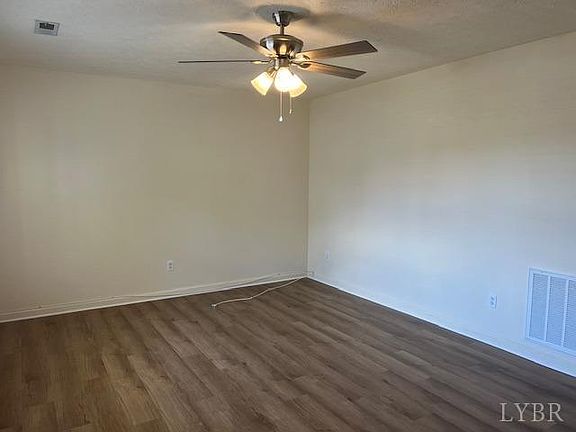 2nd image of 314 Breezewood Dr #B