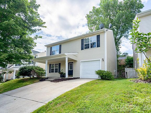 3rd image of 8016 Bronze Pike Dr