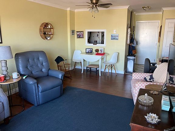 2nd image of 148 Breakwater Drive #619
