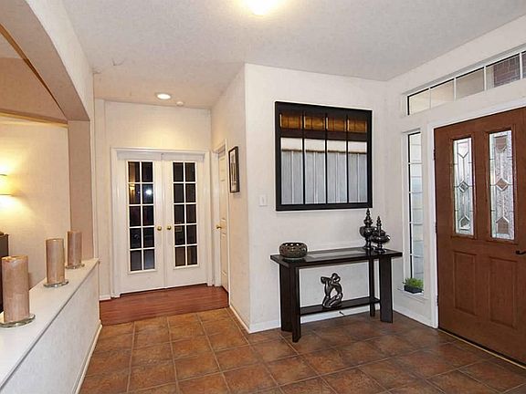 2nd image of 9315 Nickelwood Ct