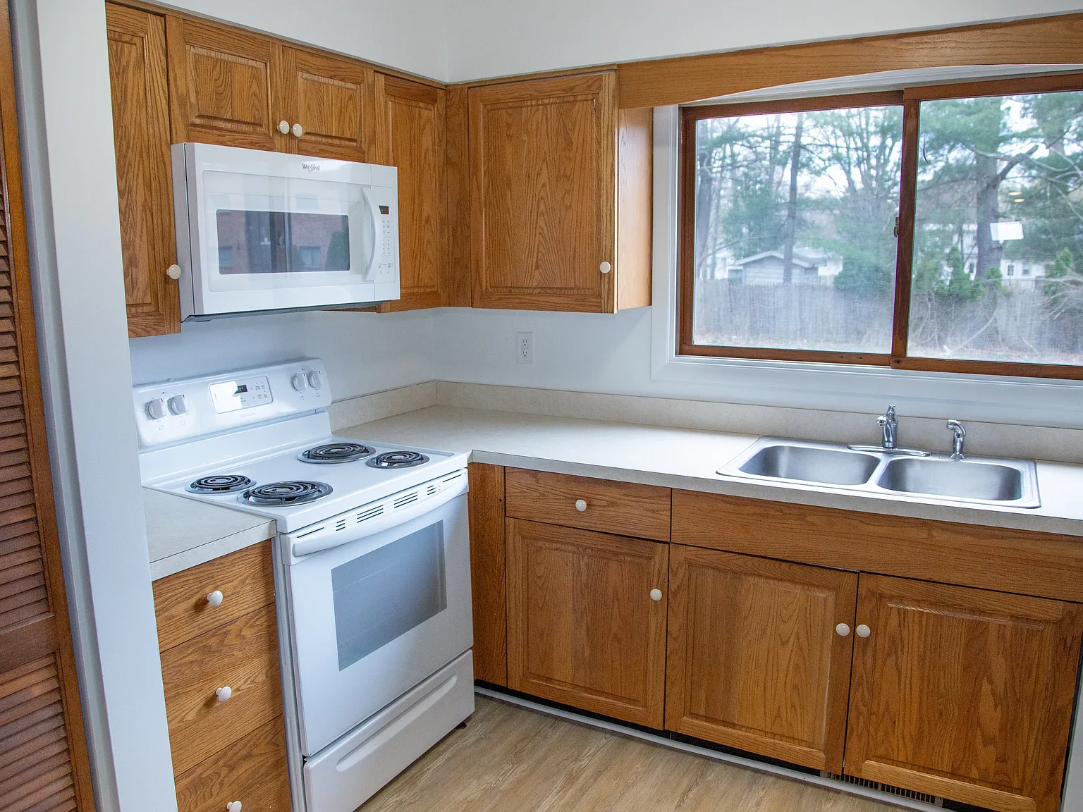 Woodhill Apartments — Photo 3