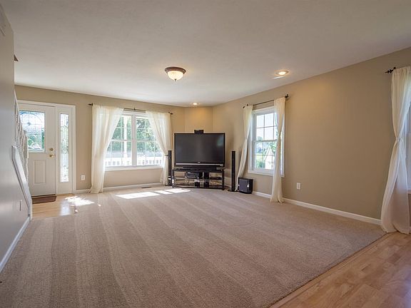 4th image of 1412 W Adams Hill Cir