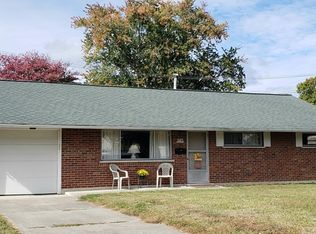 385 Mellars Ln, Newark, OH