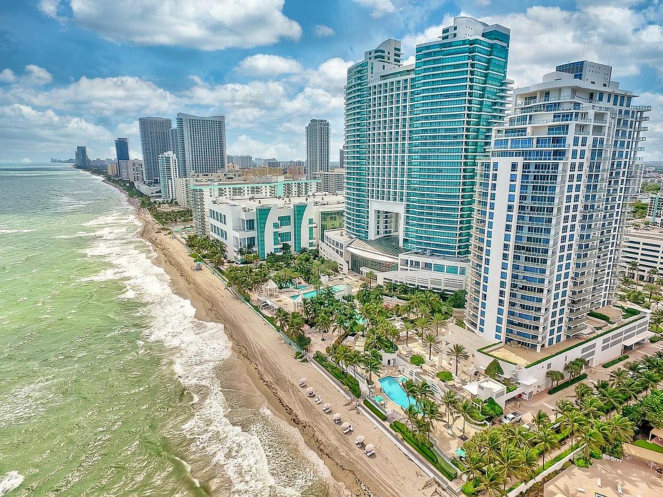Home For Sale In Diplomat
