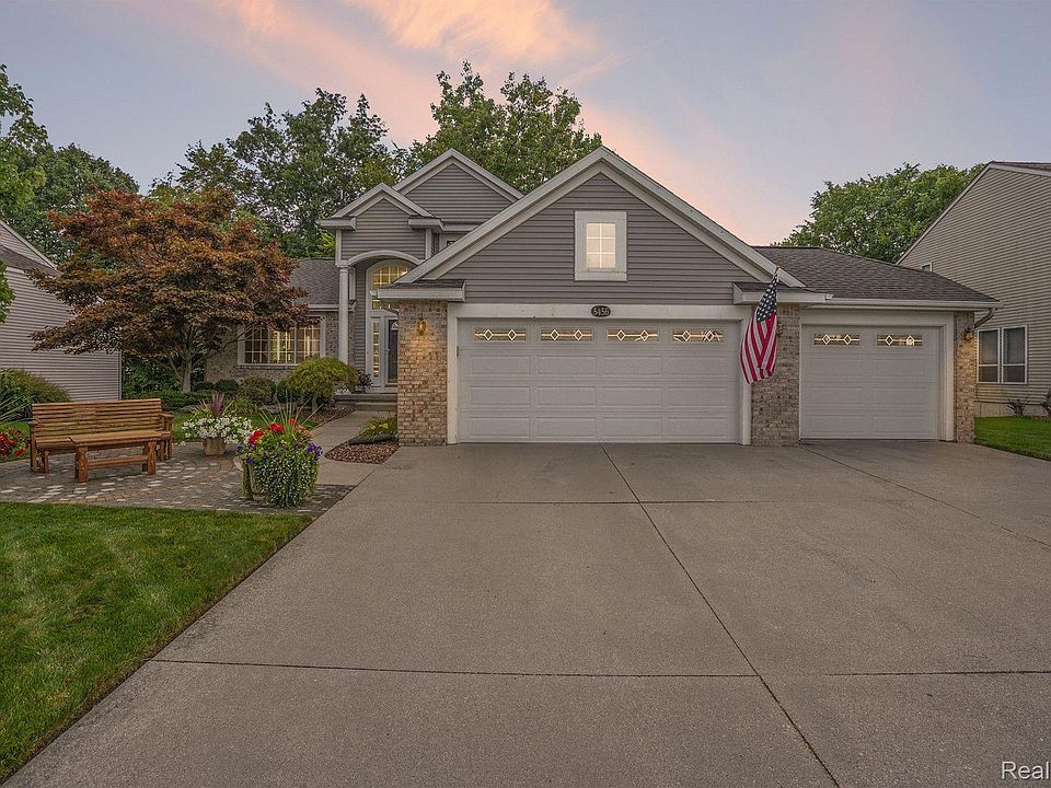 1st image of 5456 E Heathwood Dr SE