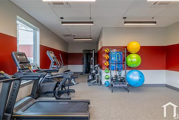 2 bed, 850 sqft, $1,586 — Photo 4