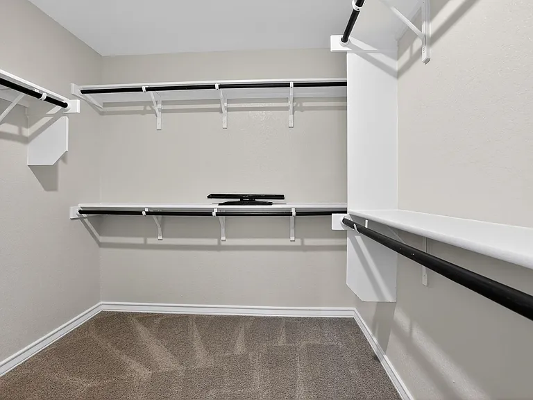611 Overlook Rdg — Photo 17