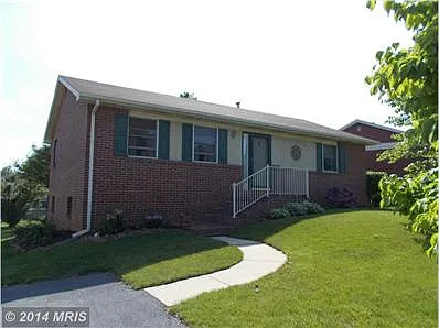 1073 Wayne Ave photo 1