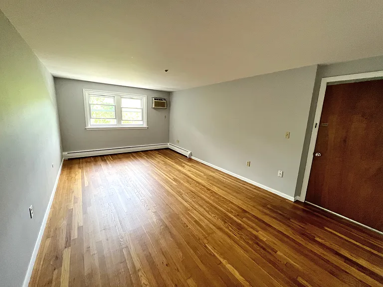 45 Maynard St #15 — Photo 12