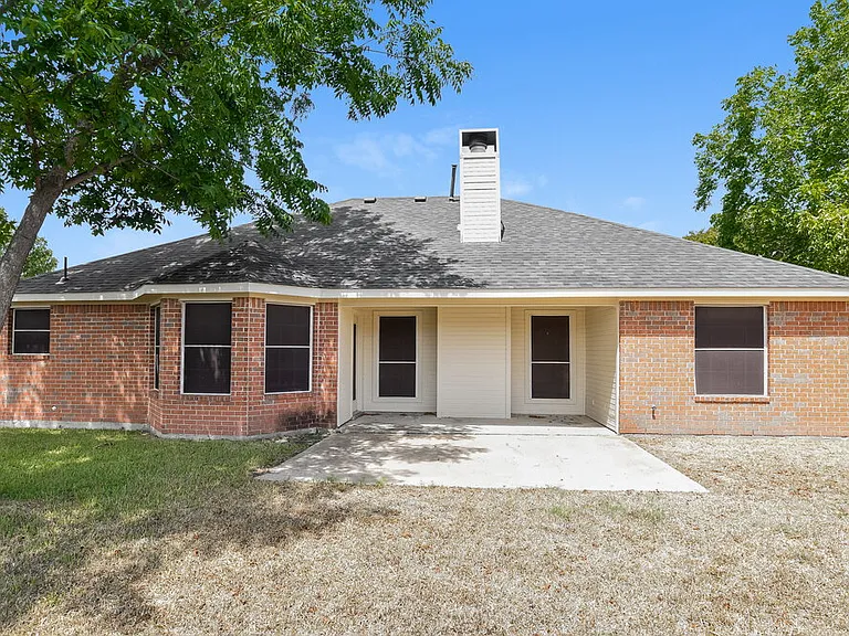 105 Princeton Cir — Photo 15