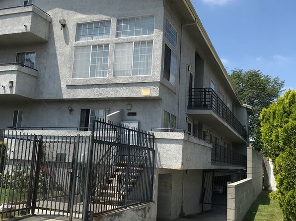 6407 Denny Ave