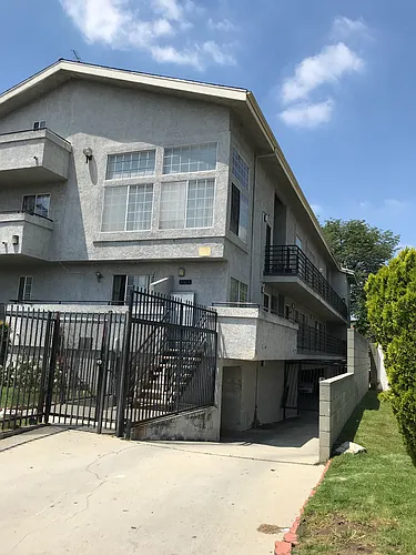 6407 Denny Ave Photo 1