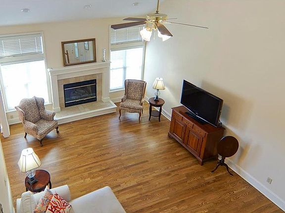 2nd image of 2913 SW Saddlewood Dr