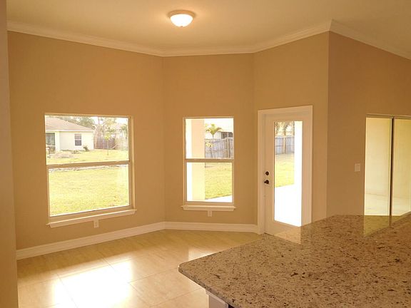 5th image of 670 Sw Gailbreath Ave