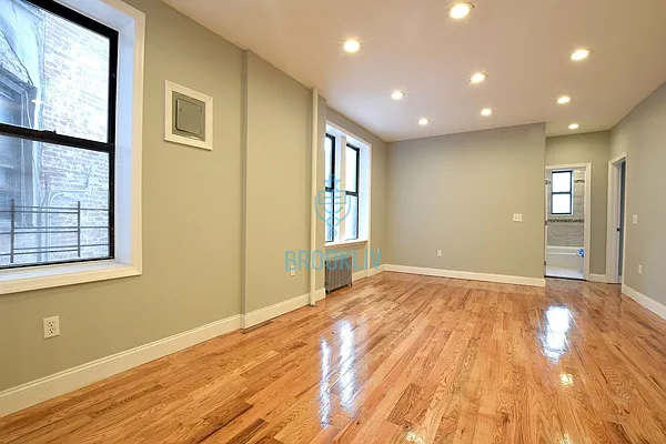 Rented by null | media 4