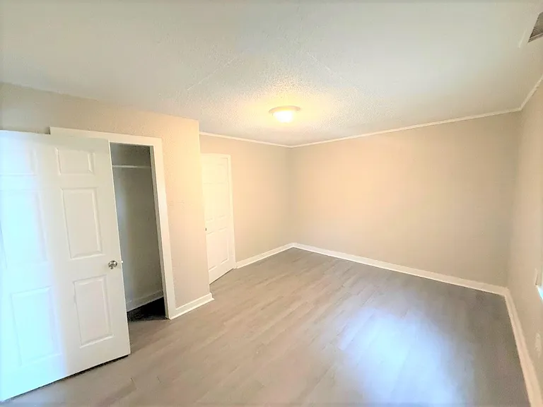 2673 Midland Ave — Photo 13