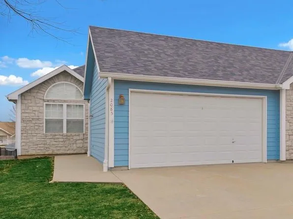 2085 Country View Ct, Tonganoxie, KS 66086