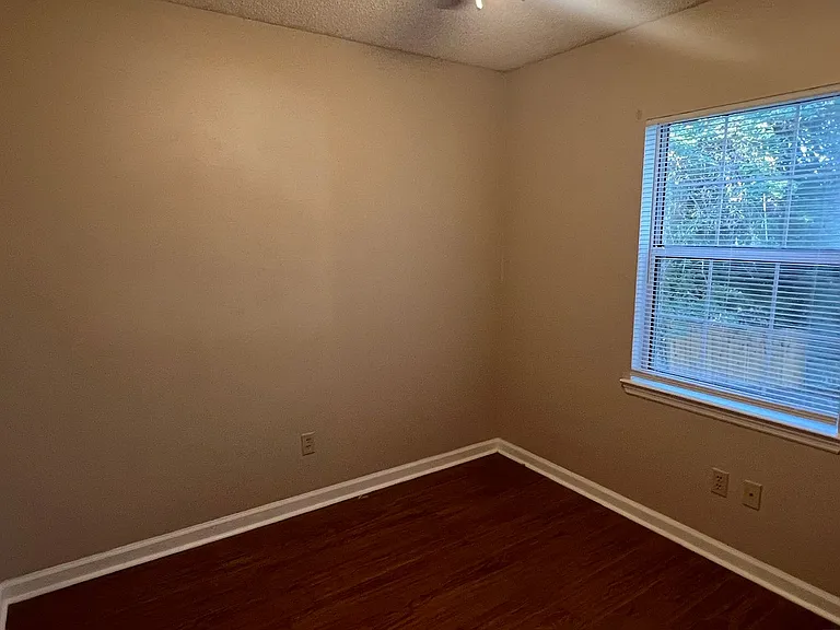 105 Driftwood Ct — Photo 11