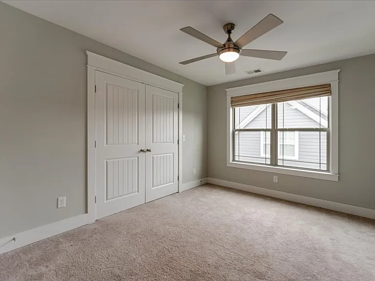 2318 Large Oak Dr — Photo 26