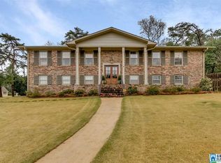 1716 Lincoya Rd, Vestavia Hills, AL 35216