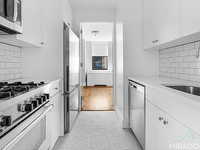 330 E 39th St #12M — Photo 7