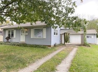 901 N 28th St, Mattoon, IL 61938