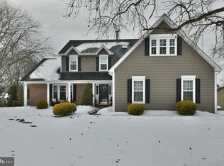 443 Knollbrook Dr, Langhorne, PA 19047