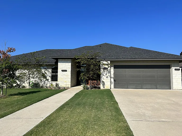 6426 Clayton Ct — Photo 2