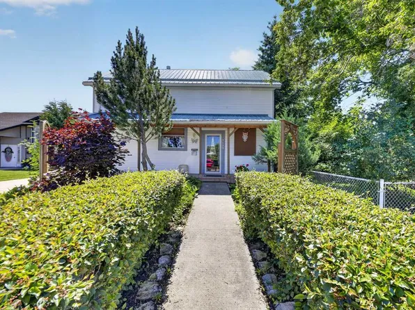 2109 N 21st Ave, Bowden, AB T0M 0K0