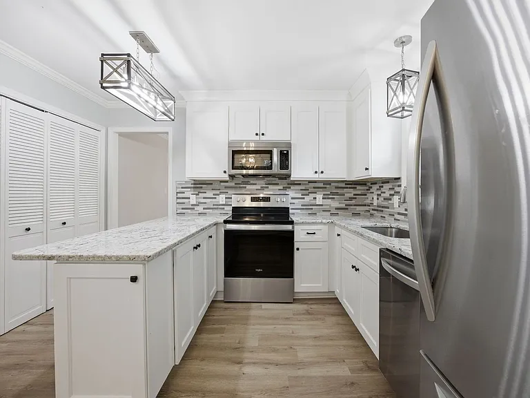 1000 Hornbuckle Ct — Photo 17