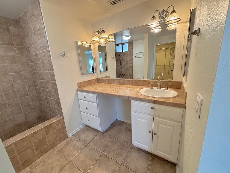 3310 E Collins Ave #1 — Photo 17