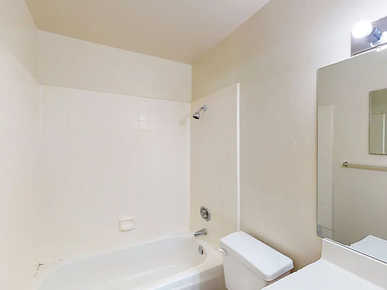 Pointe at Northridge — Photo 34