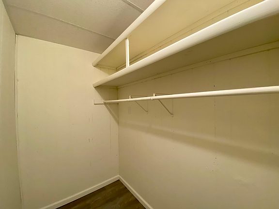 Walk in closet